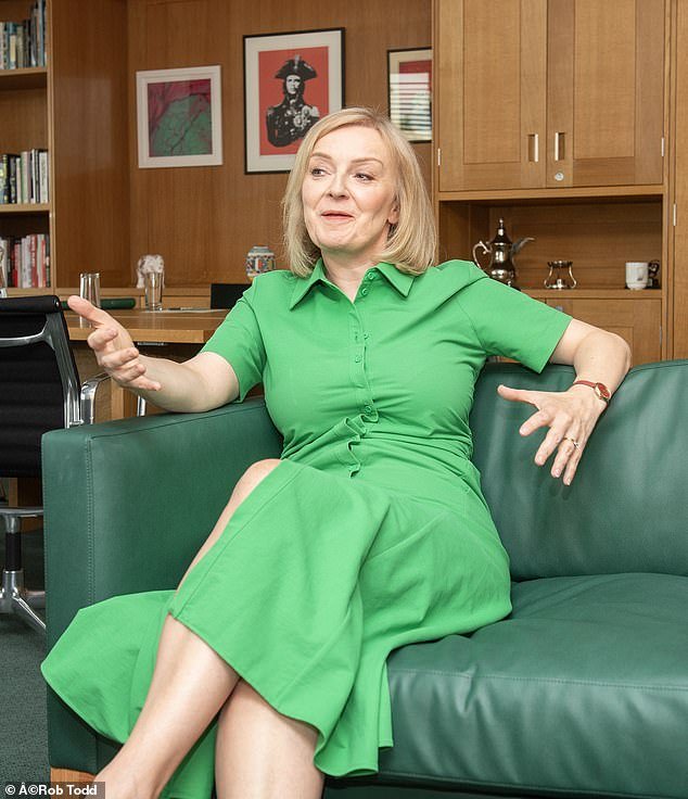 Liz Truss #C9Vn6n28