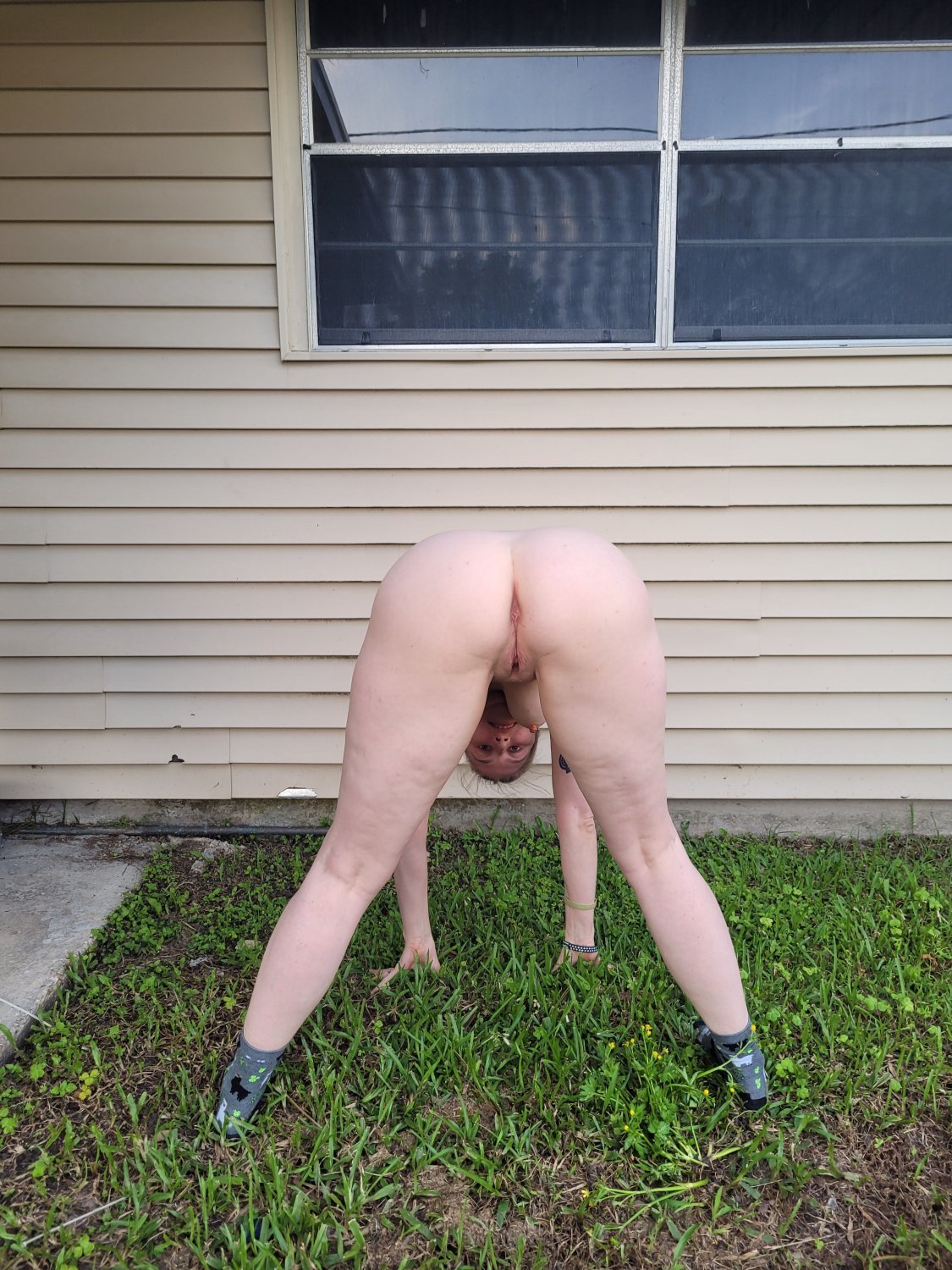 Whore wife playing in the yard #4OxONPiA