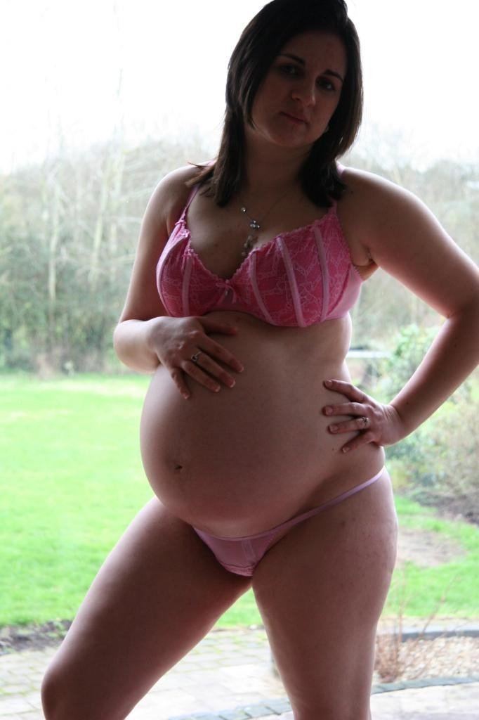 Pregnant UK MILF #821BfCp3