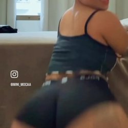 Mini Moça 🥰🍑