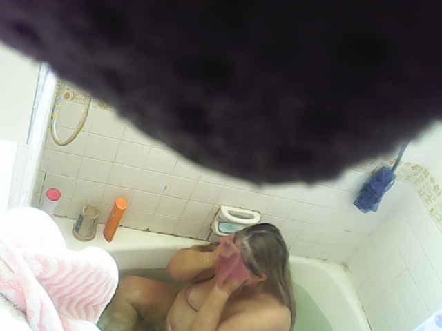 BBW Slut Regina in the Bath #NP8bHKJ9