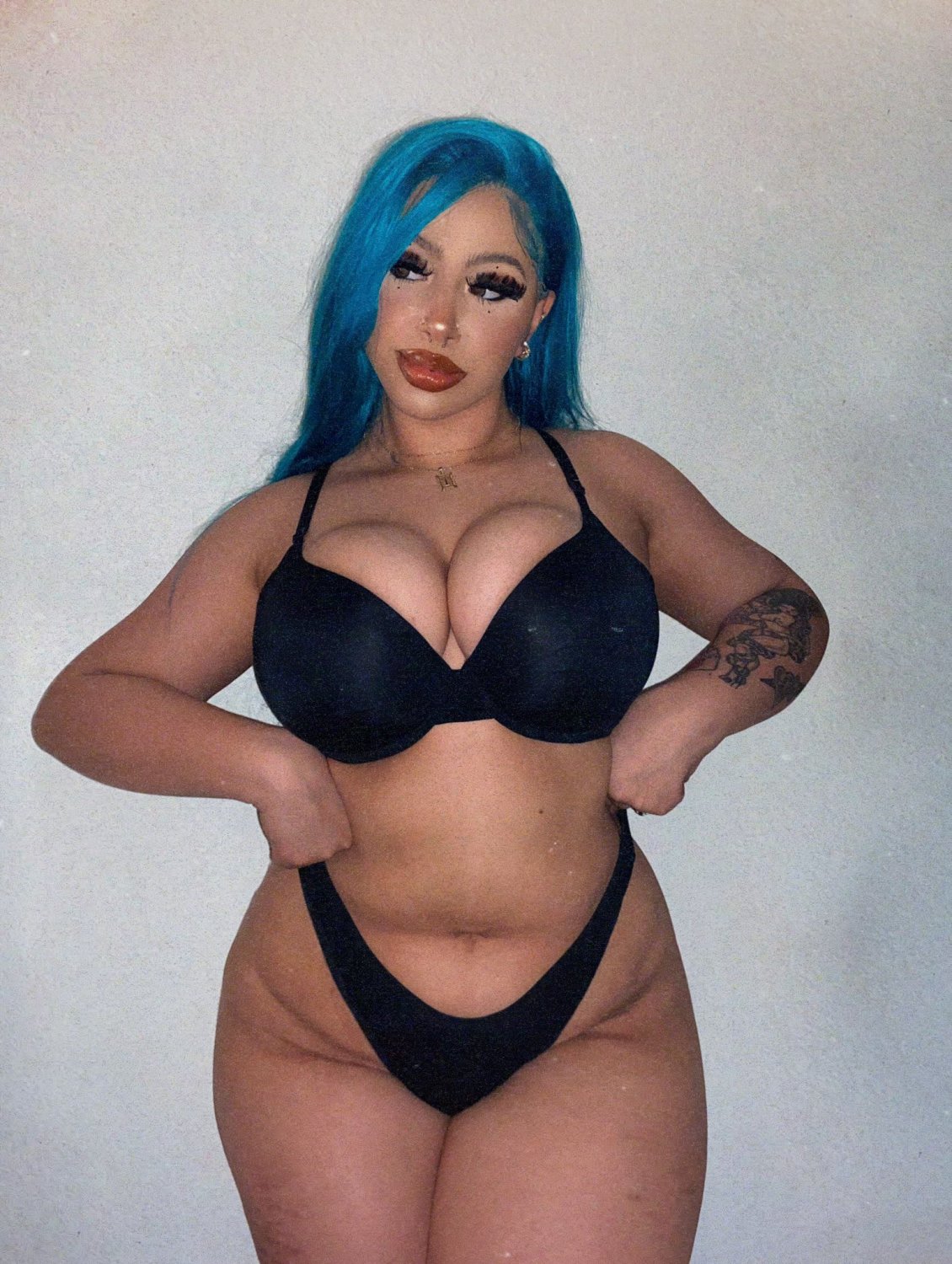 Curvy plump Latina baddie #cYjItAhC