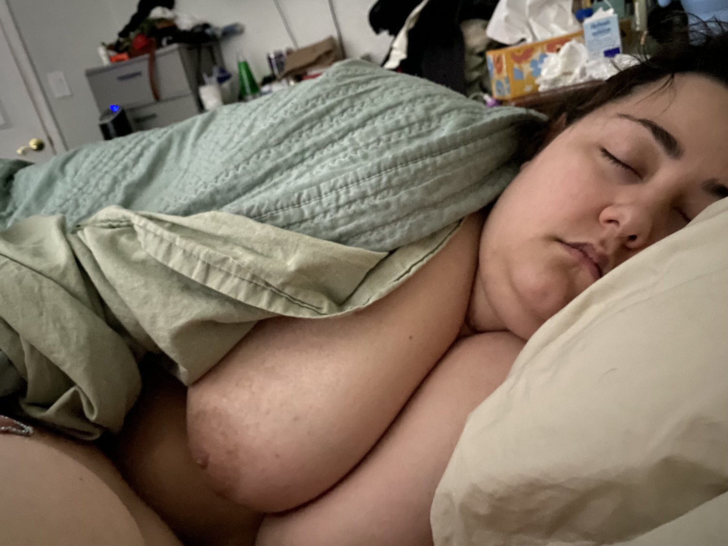 Busty Sleeping BBW Webslut Caitlin B #b5Hky1so