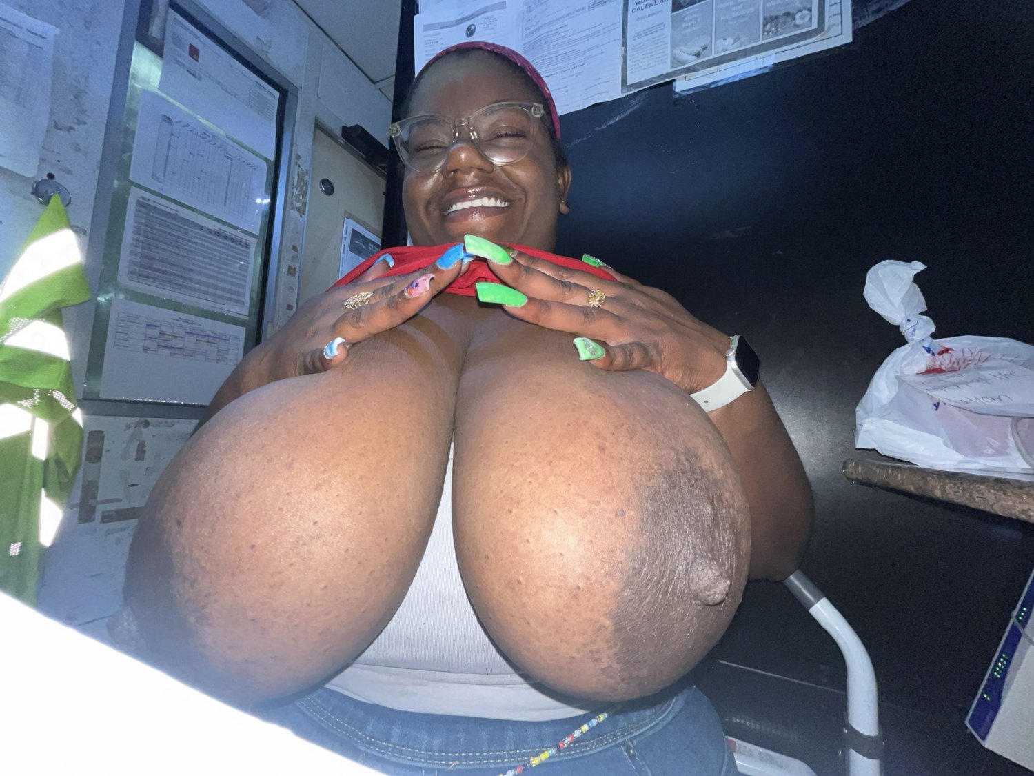 Bubbles Thick chocolate Bbw with a huge clit #dMfYDYxz