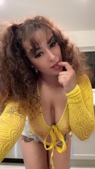 curly hair latina Escort In California #dYO2ylEn