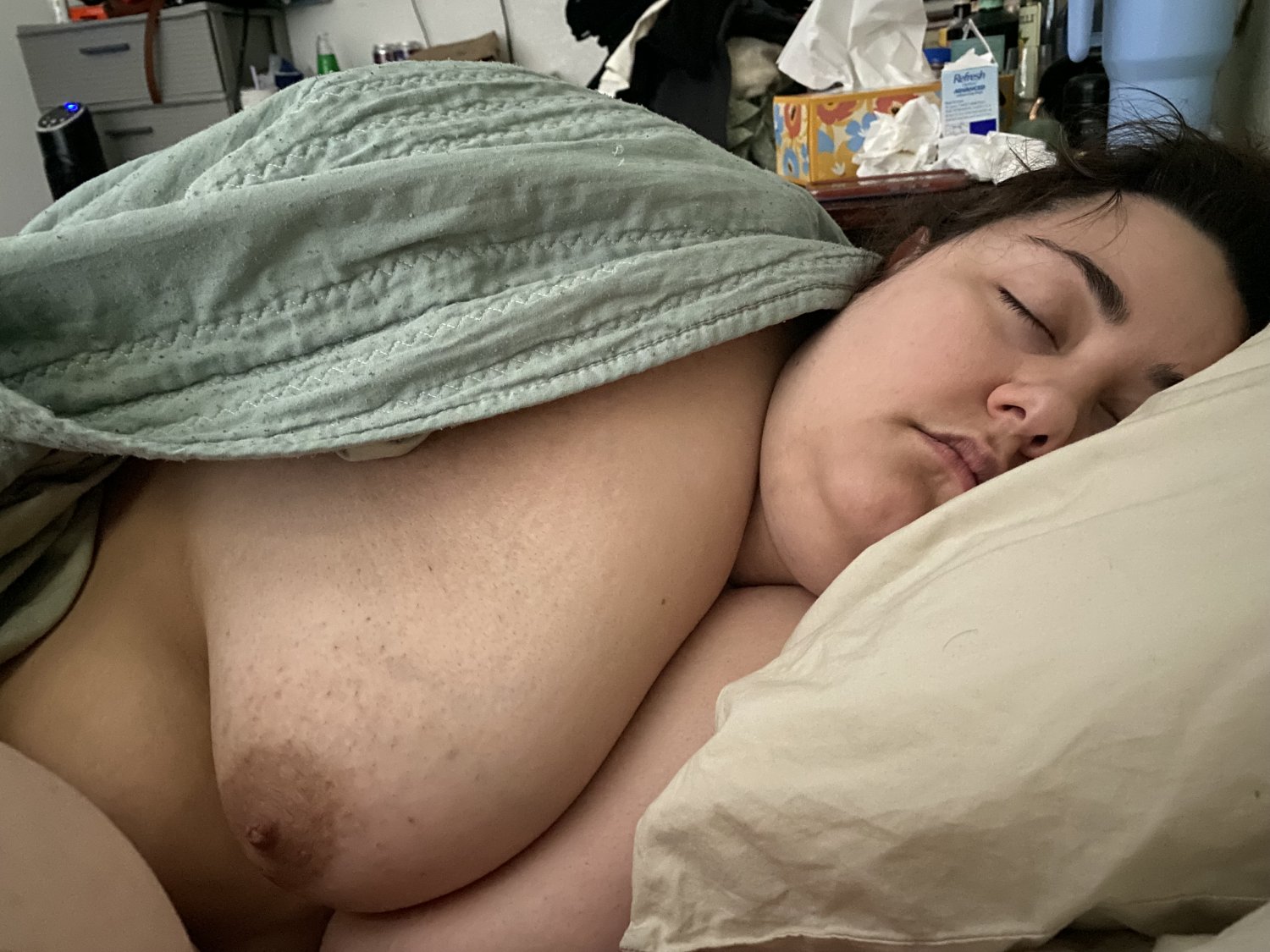 Busty Sleeping BBW Webslut Caitlin B #HVxrxrZv