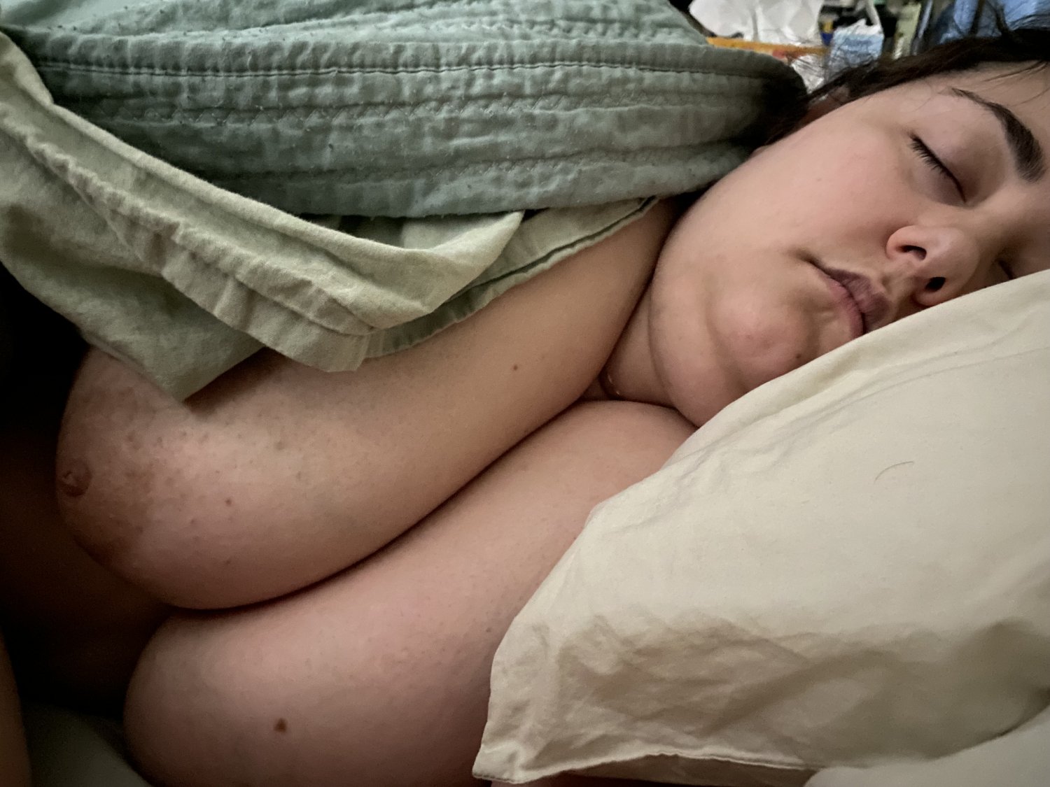 Busty Sleeping BBW Webslut Caitlin B #NJbbUp3m