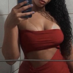 Morena cacheada. 🤤