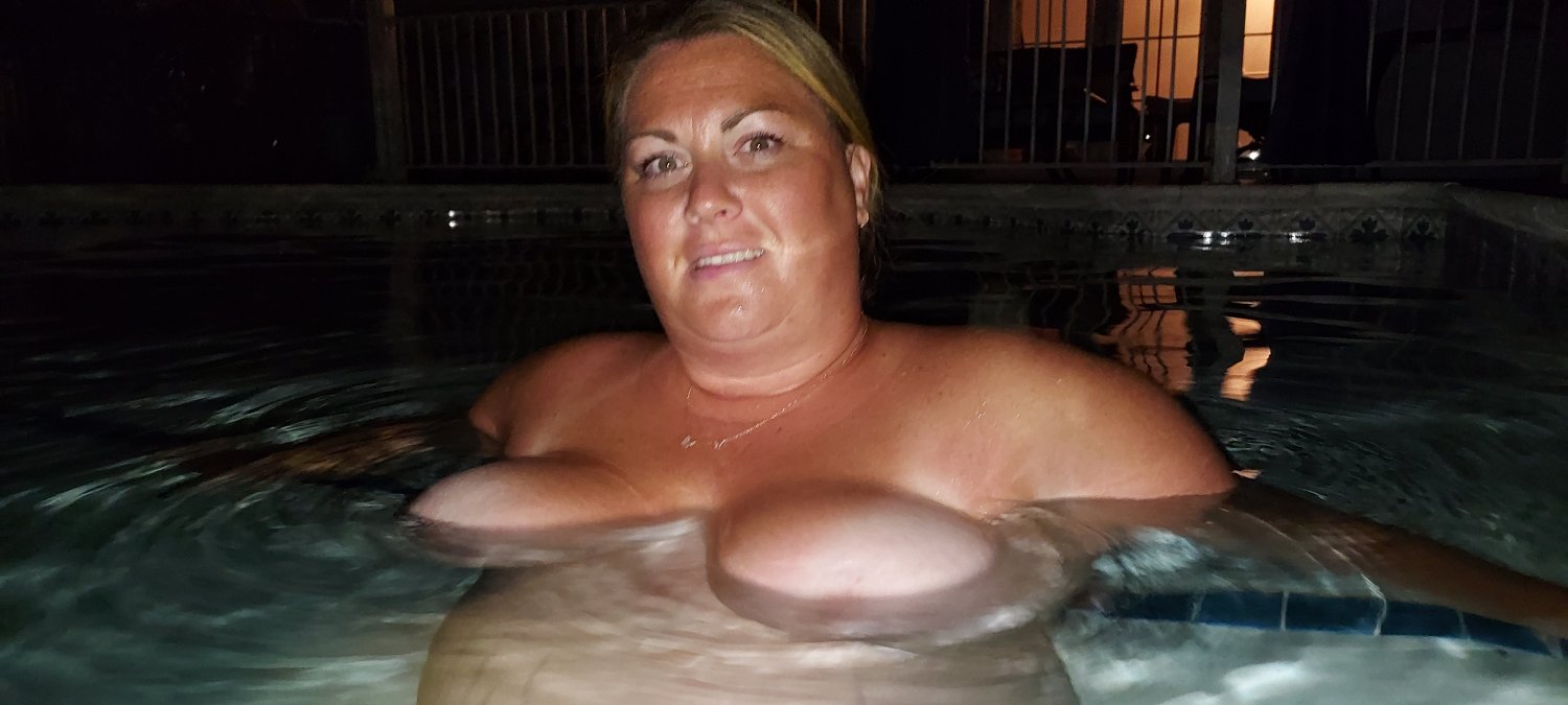 Married BBW neighbor pool fun #st16igBw