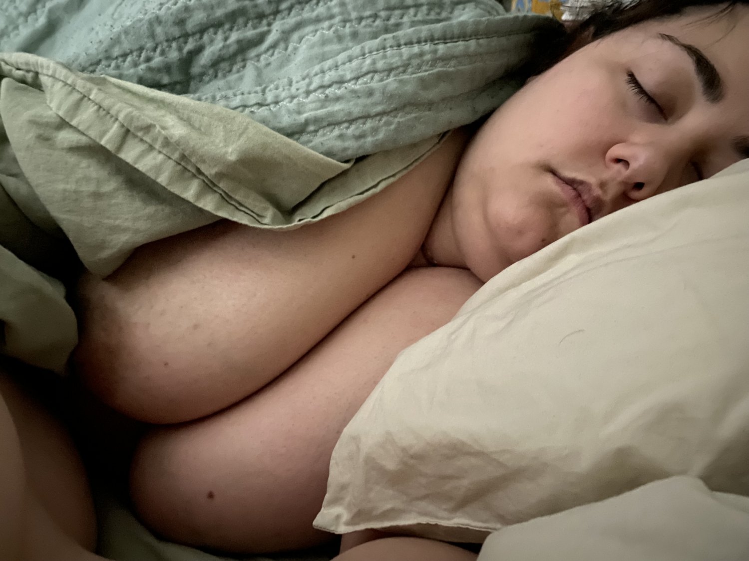 Busty Sleeping BBW Webslut Caitlin B #yIE90R67