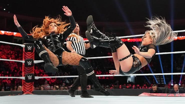 Becky Lynch #llULV6So